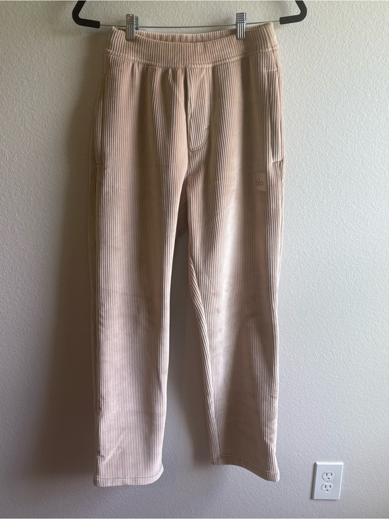 ALO Yoga Pants - ALO Yoga Velour Baller Pants - Light Tan Cream